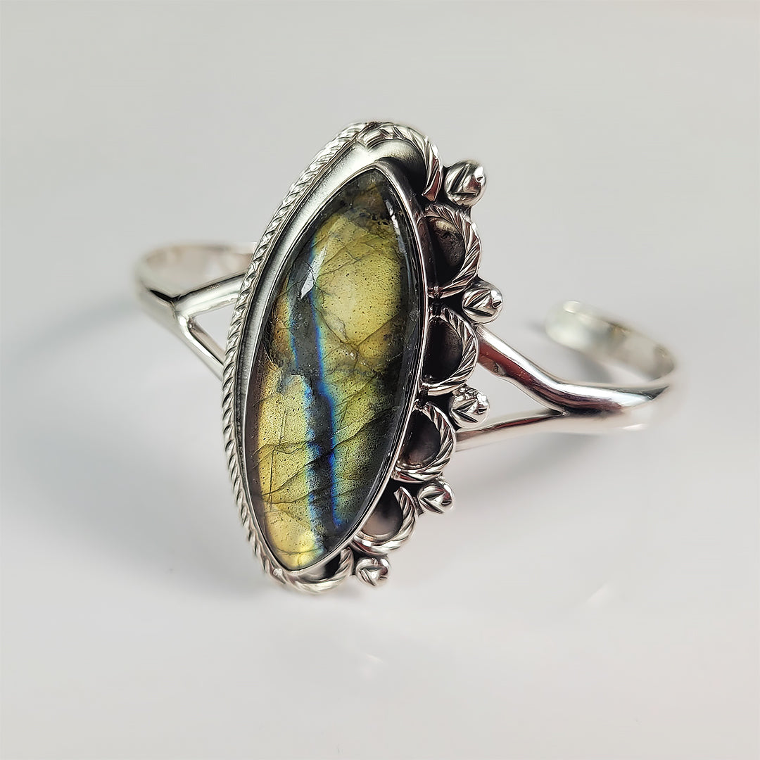 Elegant Labradorite & Sterling Silver Ring