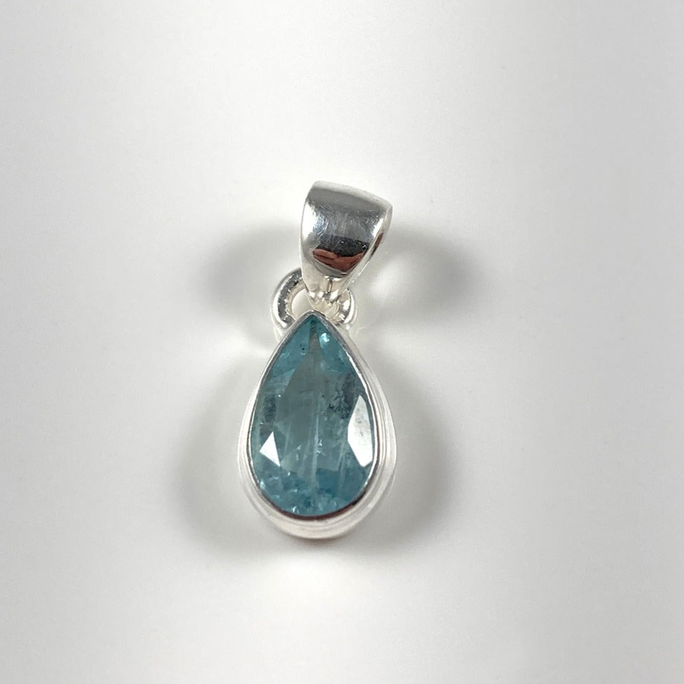 Faceted Aquamarine Pendant