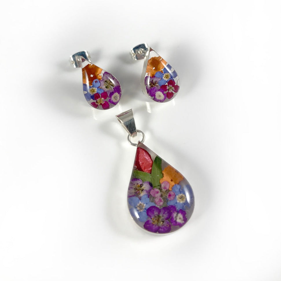 Natural Flowers Resin Pendant & Earring Set