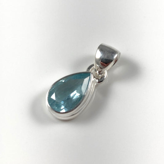 Faceted Aquamarine Pendant