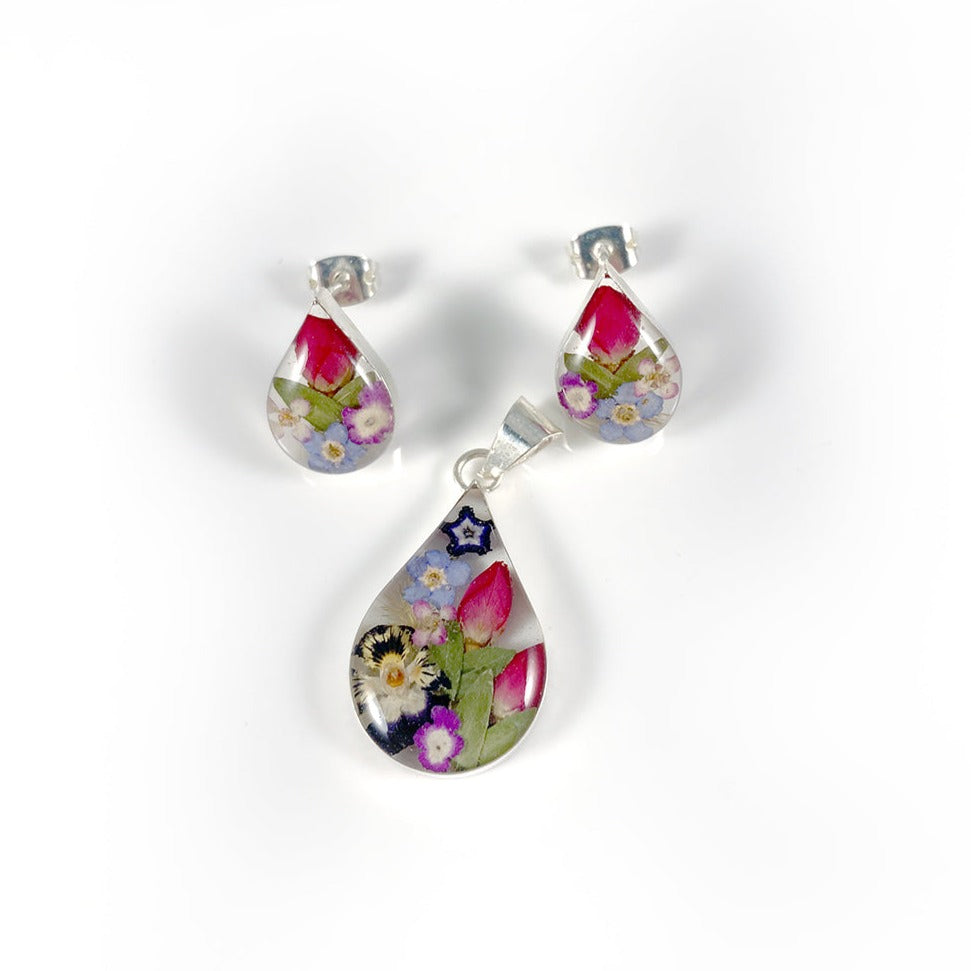 Natural Flowers Resin Pendant & Earring Set