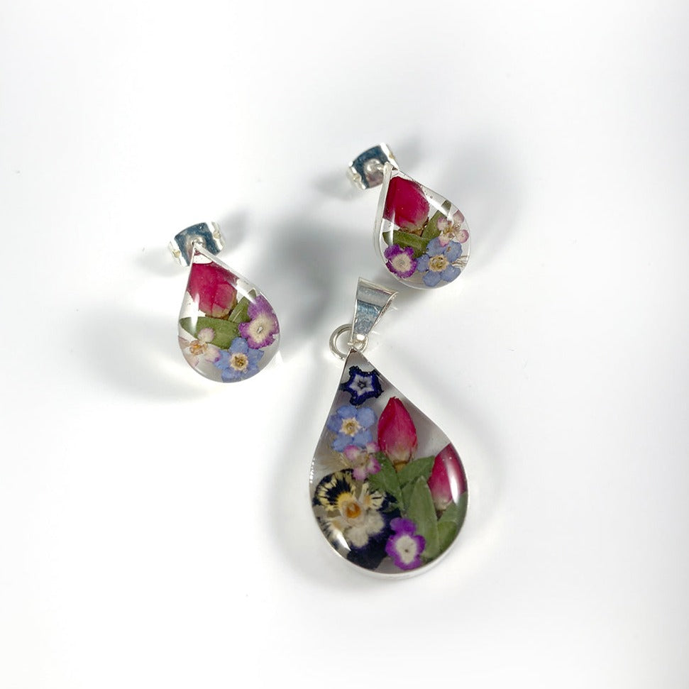 Natural Flowers Resin Pendant & Earring Set