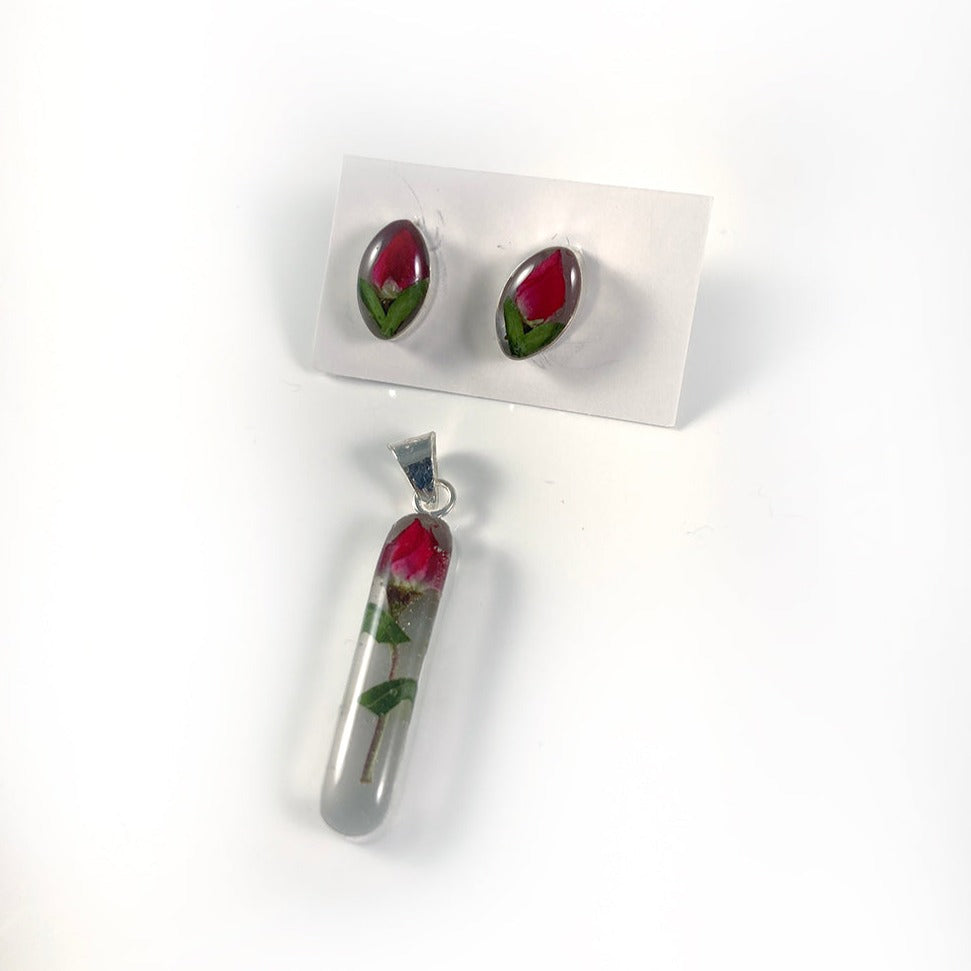 Natural Flowers Resin Pendant & Earring Set