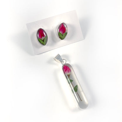 Natural Flowers Resin Pendant & Earring Set