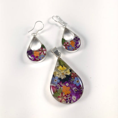 Natural Flowers Resin Pendant & Earring Set